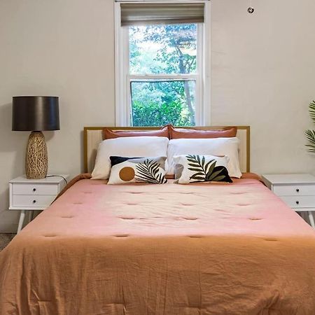 Cozy Buckhead Suite - Great Area, Free Easy Parking, Near Shops And Restaurants Атланта Екстериор снимка