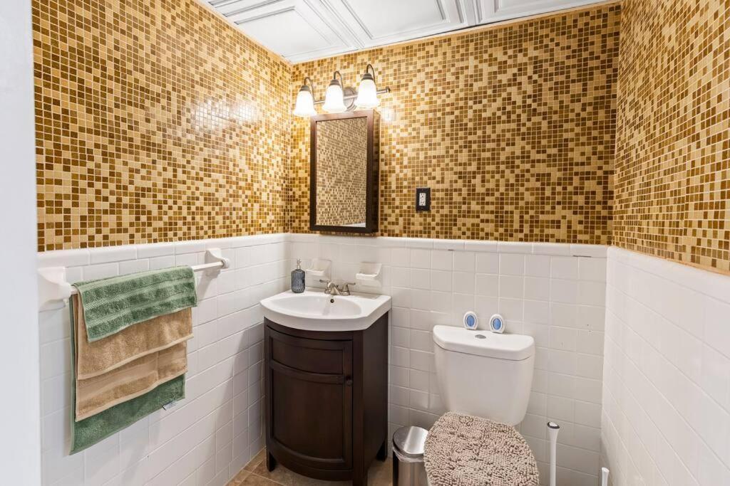 Cozy Buckhead Suite - Great Area, Free Easy Parking, Near Shops And Restaurants Атланта Екстериор снимка