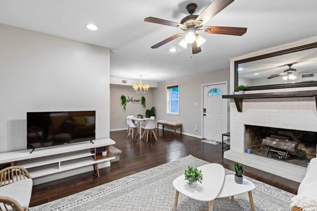 Cozy Buckhead Suite - Great Area, Free Easy Parking, Near Shops And Restaurants Атланта Екстериор снимка